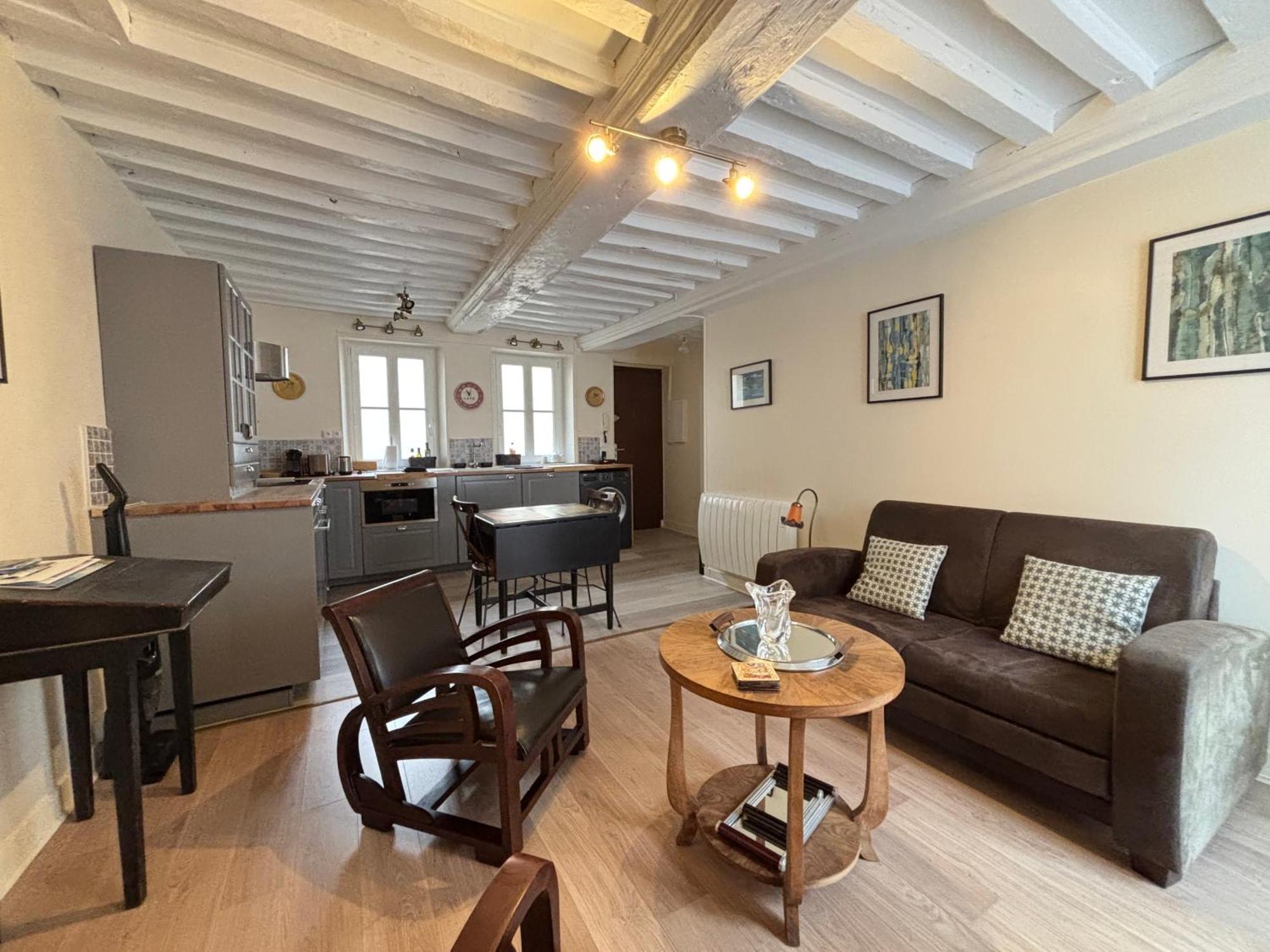Les Remparts Apt Spacieux 1 Er Etage Renove Joliment Decore Bien Equipe Plein Centre Bayeux Proche Plages Du Debarquement Parking Gratuit A Proximite Ngoại thất bức ảnh