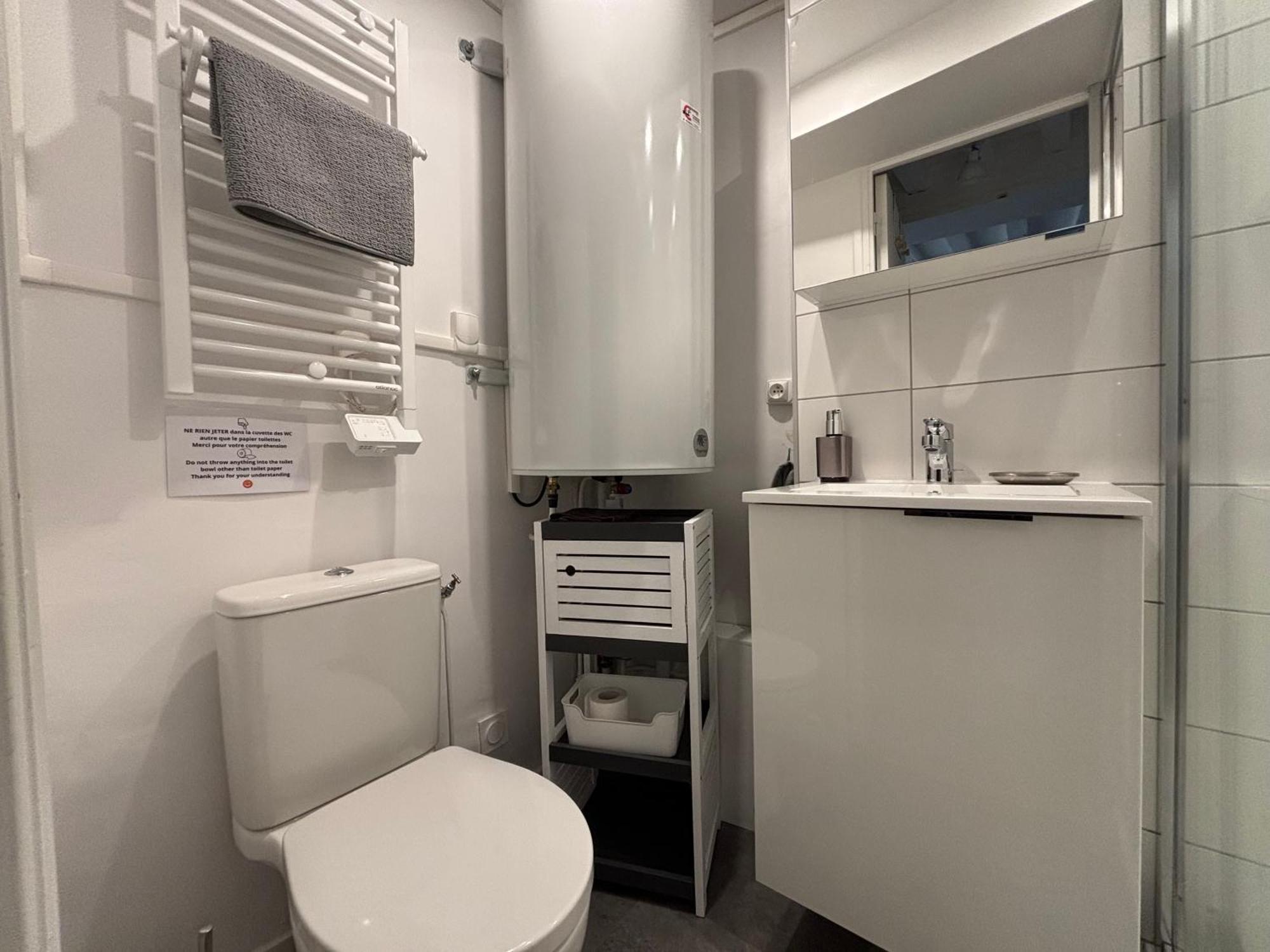 Les Remparts Apt Spacieux 1 Er Etage Renove Joliment Decore Bien Equipe Plein Centre Bayeux Proche Plages Du Debarquement Parking Gratuit A Proximite Ngoại thất bức ảnh