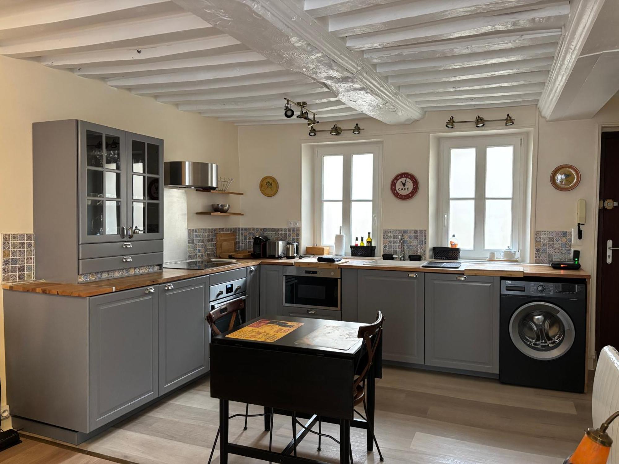 Les Remparts Apt Spacieux 1 Er Etage Renove Joliment Decore Bien Equipe Plein Centre Bayeux Proche Plages Du Debarquement Parking Gratuit A Proximite Ngoại thất bức ảnh